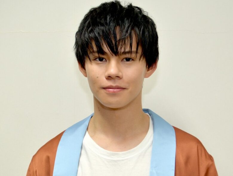 小笠原海　山崎紘菜